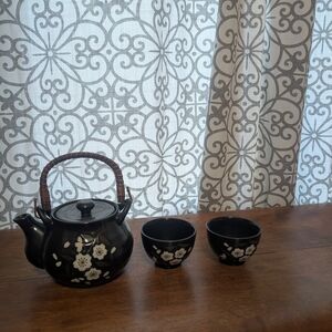 Elegant Black Floral Teapot Set